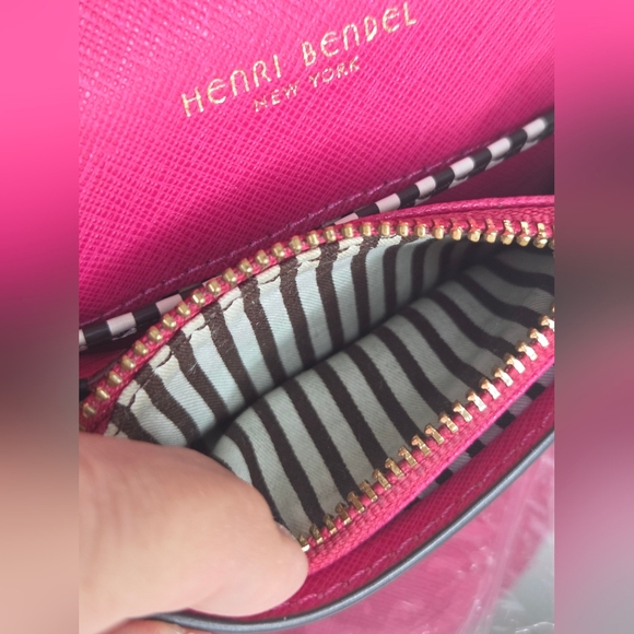 Henri Bendel Small Fuchsia Leather Wallet - Picture 8 of 10